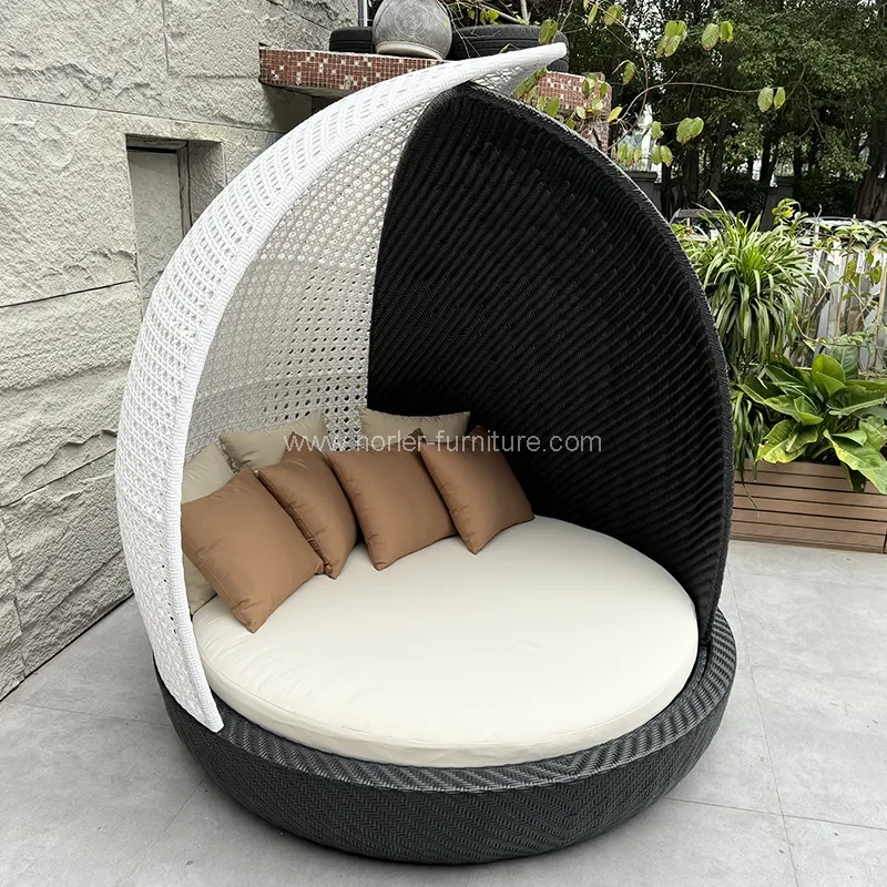 Açıq Sun Lounger yatağı