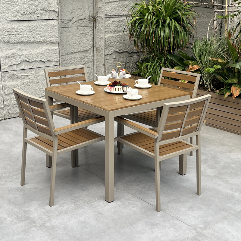 Çıxışda olan açıq yaşamaq - Lenatelar, təmizlənmiş açıq bir təcrübə üçün yeni ipli divan kolleksiyasına başlayır Çıxışda olan açıq yaşamaq - Lenatelar, təmizlənmiş açıq bir təcrübə üçün yeni ipli divan kolleksiyasına başlayır