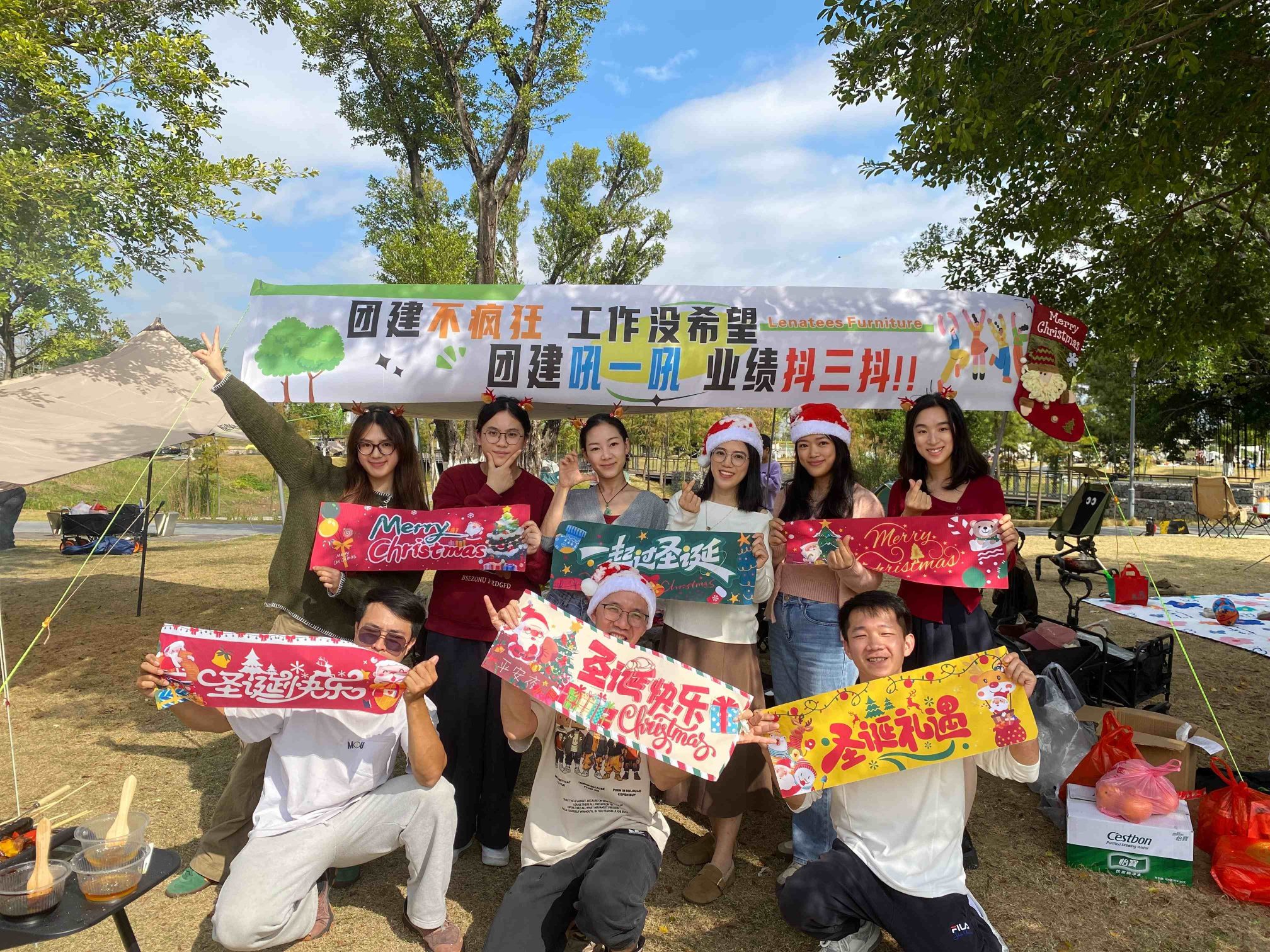 Norler Mebeldən Milad mövsümünü birlikdə qeyd edirik