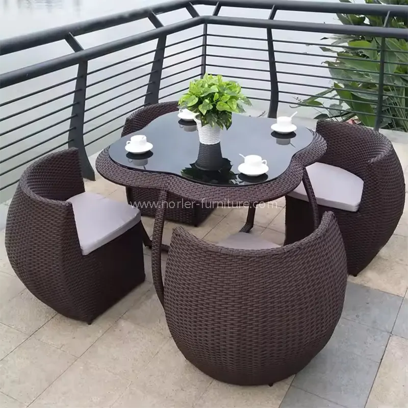 Açıq balkon Rattan Dəyirmi yemək dəsti mebeli